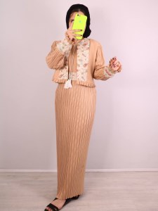 ست دو تیکه (کت خرجکار و سارافون پلیسه)